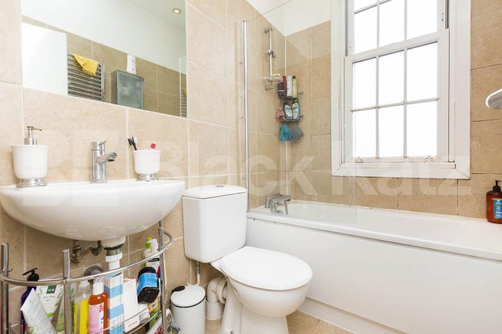one bedroom property in gated conversion with communal garden Camden Road , Islington